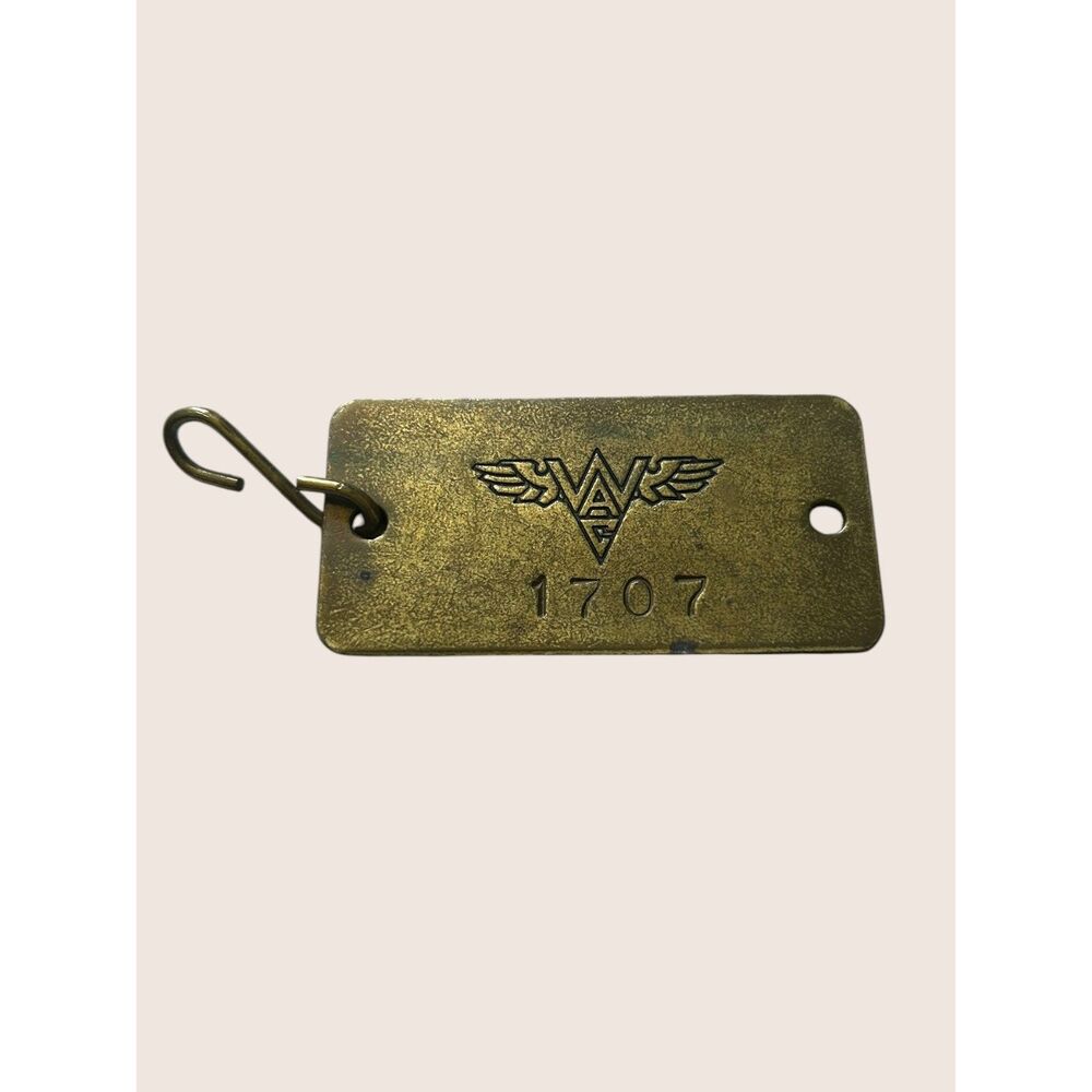 🔑 VTG WASHINGTON ATHLETIC CLUB SEATTLE BRASS KEY TAG LOCKER COAT CHECK HOTEL
